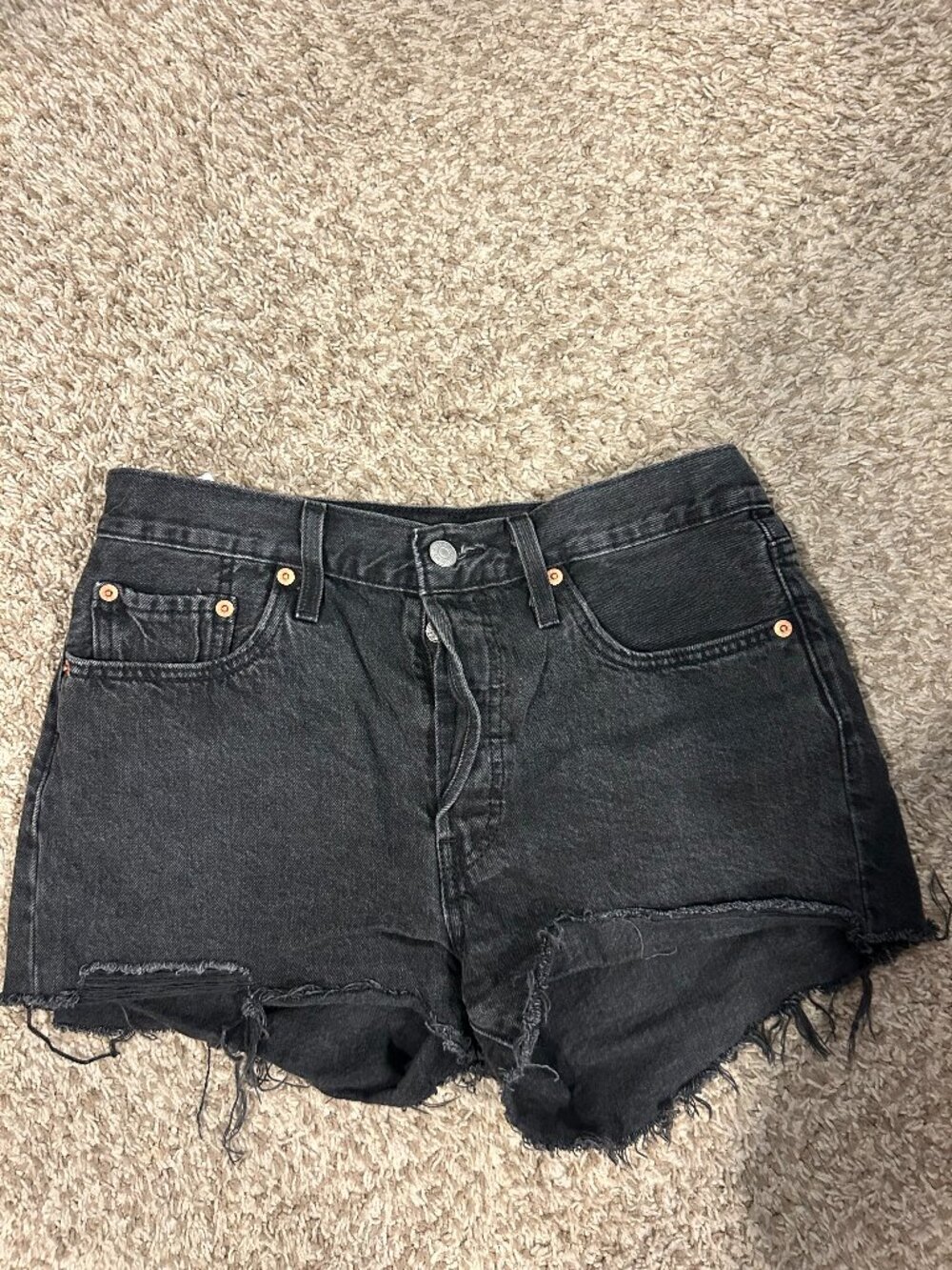 black levis distressed jean shorts size 28